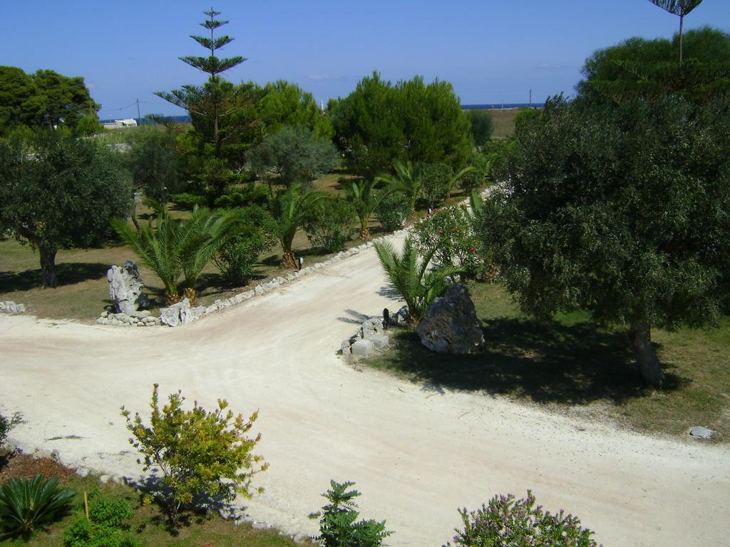 Agriturismo Tenuta Pozzello Torre dell'Orso Buitenkant foto